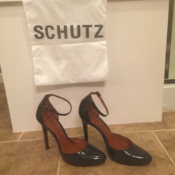 Shoes - Picture 2 of 5